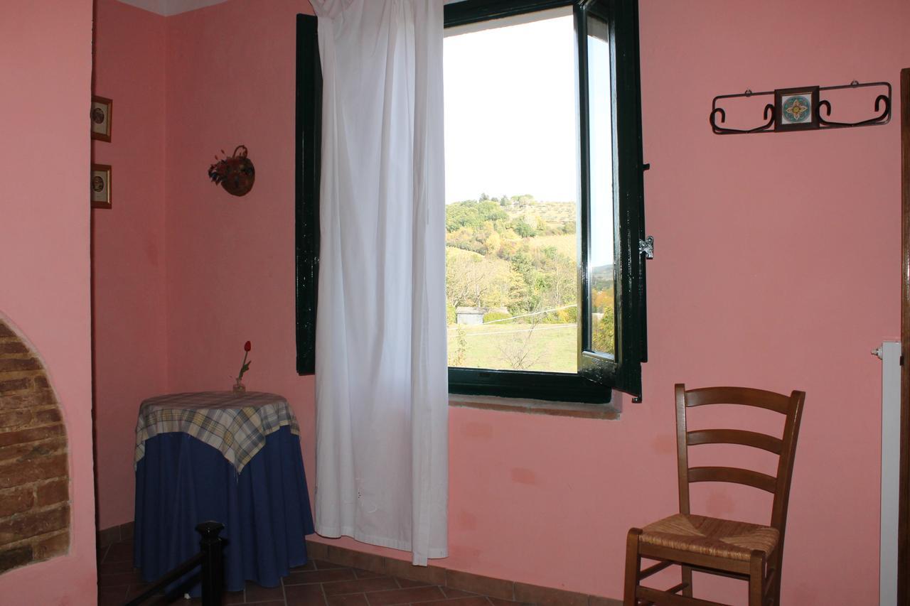 Bed and Breakfast Il Casale Поджібонсі Екстер'єр фото