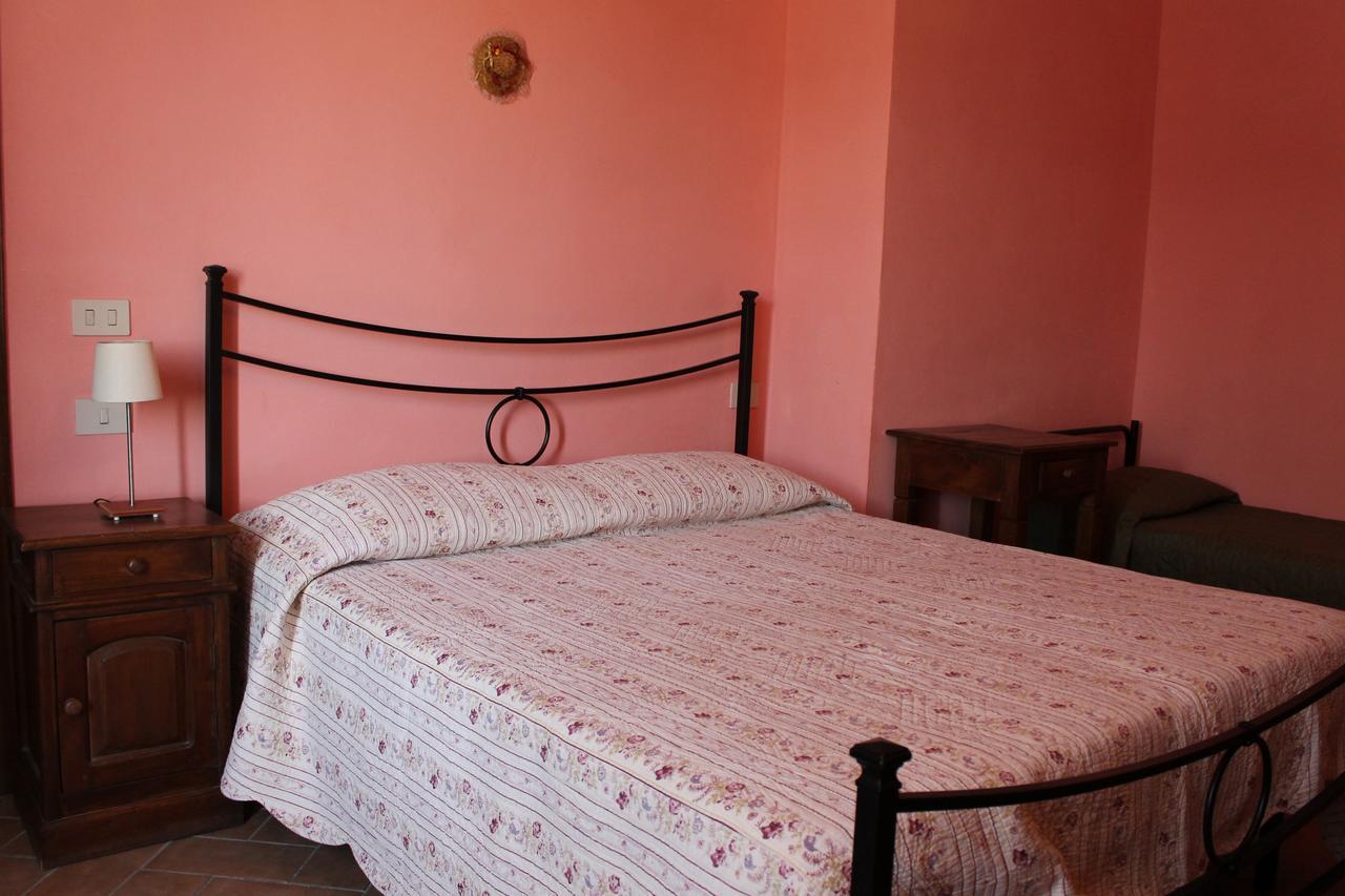Bed and Breakfast Il Casale Поджібонсі Екстер'єр фото